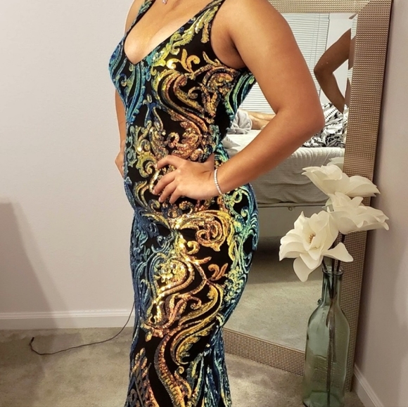 Iridescent Sequin Mermaid Prom Dress Size M, Earrings Set, Bracelet - Picture 2 of 4